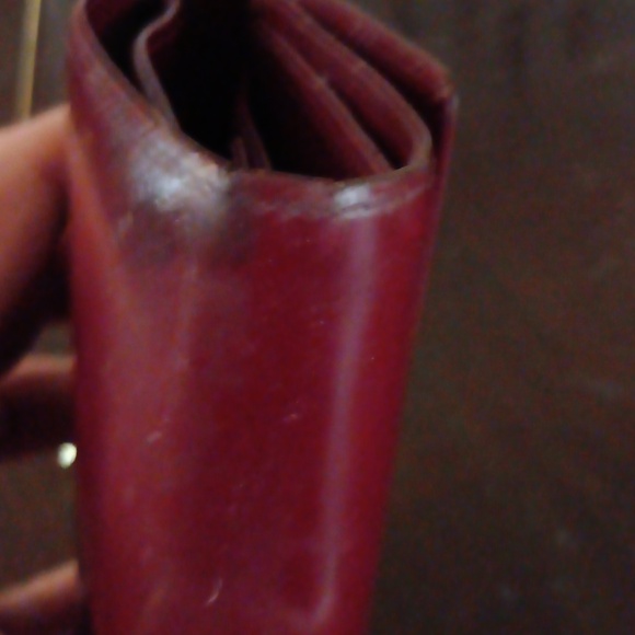 CARTIER EUC BEAUTIFUL SIGNATURE BURGUNDY TRIFOLD WALLET - Picture 6 of 13